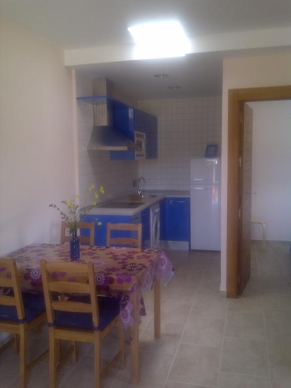 Apartamentos Es Calo Pokoj fotografie